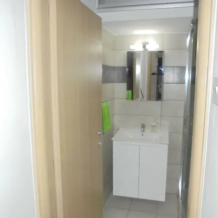 Delphi Court - Large 1 Bed -sleeps 4, Near Sea/beach - Free Wifi Apartment Limassol